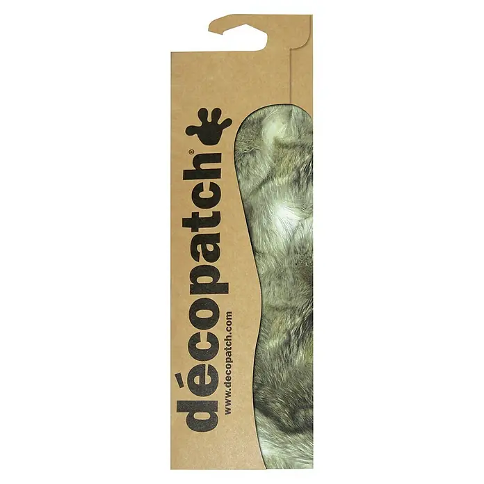 Décopatch Papel decorativo Animal dark - 3 ud., 40 x 30 cm - Primer plano de un producto Decopatch en un paquete de cartón marrón, con una pieza de piel sintética para decoración.