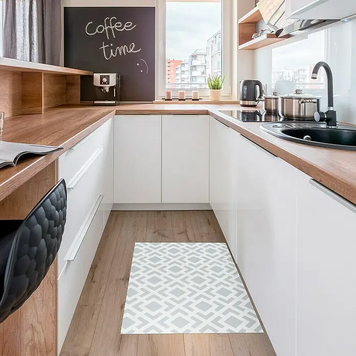 Alfombra de vinilo Living geométrica - Gris, 90 x 60 cm - Alfombra de cocina moderna con diseño geométrico en gris y blanco. Esta alfombra añade un toque elegante a cualquier cocina. Ideal para comodidad.