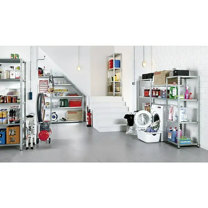 Regalux Winkelprofil - L x B x H: 4 x 4 x 250 cm, Verzinkt - Ein Garagenraum mit Aufbewahrungssystemen, Waschmaschine und Werkzeugen, die eine funktionale Raumlösung bieten.