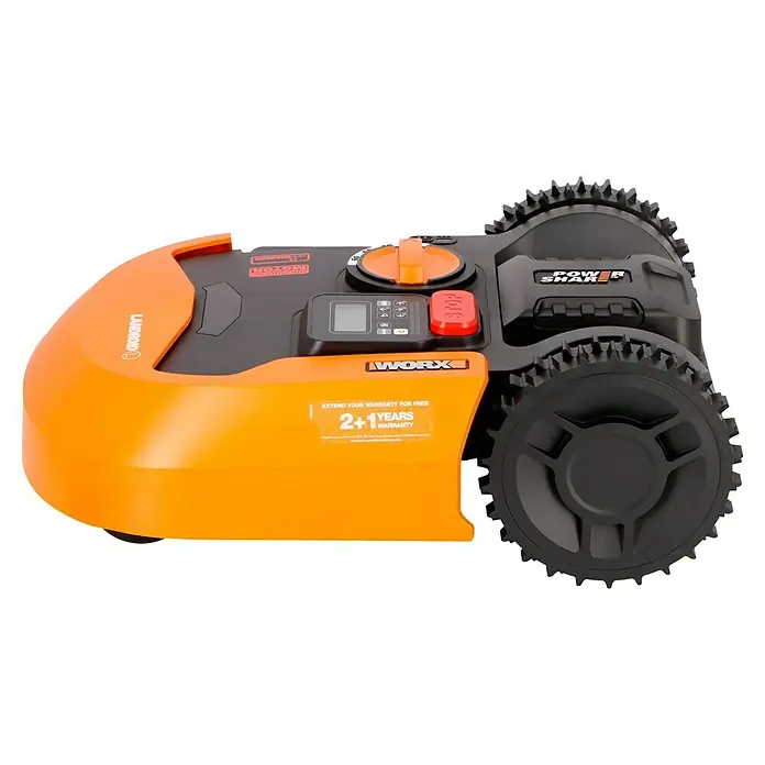 Worx PowerShare 20V Mähroboter Landroid L2000 - 2.000 m², Schnittbreite: 22 cm, Induktionsgestützte Navigation, Begrenzungskabel - Ein orangefarbener Worx Landroid Mähroboter mit robusten Rädern und Bedienelementen auf schwarzer Oberfläche.