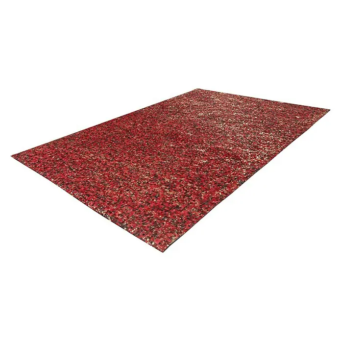 Kayoom Lederteppich Finish - Rot, 230 x 160 cm, 100 % Leder - Ein rechteckiger, roter Teppich mit einem feinen Muster vor einem schwarzen Hintergrund, ideal für jeden Raum.
