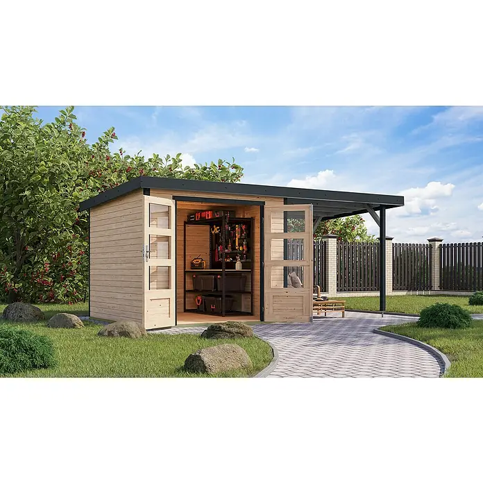 Karibu Gartenhaus Jupiter 3,5 A - Außenmaß inkl. Dachüberstand (B x T): 486,5 x 266,5 cm, Holz, Naturbelassen/Anthrazit, Mit Seitendach - Ein Holzschuppen mit offenstehenden Türen und einem schwarzen Regalsystem im Inneren, umgeben von einem gepflasterten Weg und viel Grün.