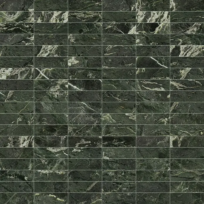 Atlas Concorde Solution Marble Vison Mosaikfliese Verde Bosco - 30 x 30 cm, Grün, Glänzend - Dunkelgrüne Marmormosaikfliesen mit natürlichen weißen und helleren grünen Maserungen, in einem rechteckigen Muster angeordnet.