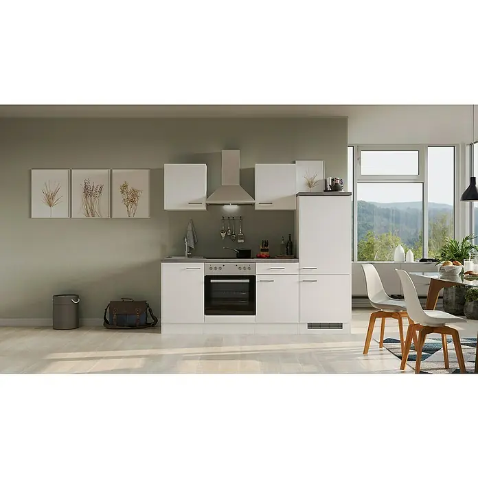 Flex-Well Rom  Küchenzeile Typ 1 - Breite: 220 cm, Höhe: 200 cm, Weiß, Mit Elektrogeräten - Helle Küche mit weißen Schränken, Arbeitsplatte in Grau und Blick auf ein Fenster mit natürlichem Licht. Esstisch und Stühle sind auch vorhanden.