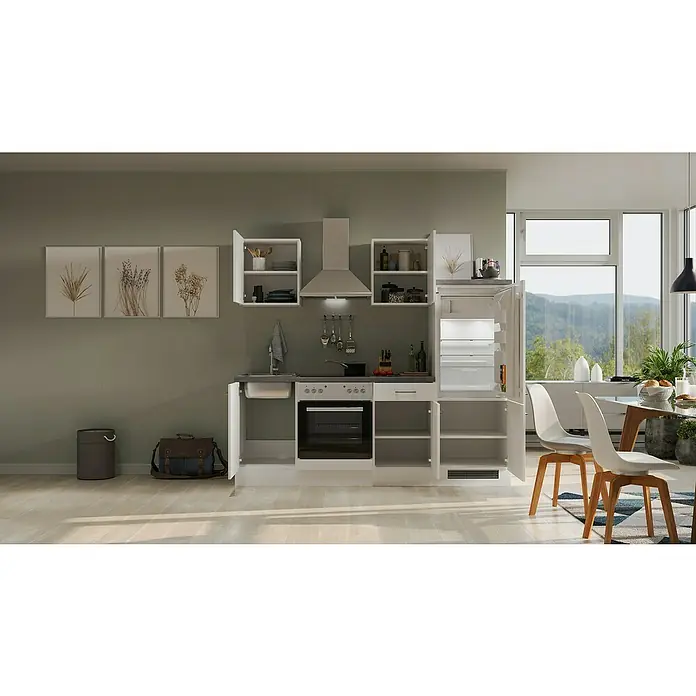 Flex-Well Rom  Küchenzeile Typ 1 - Breite: 220 cm, Höhe: 200 cm, Weiß, Mit Elektrogeräten - Küchen-Set in Weiß mit offenen Schränken und Blick durch das Fenster auf eine grüne Hügellandschaft.