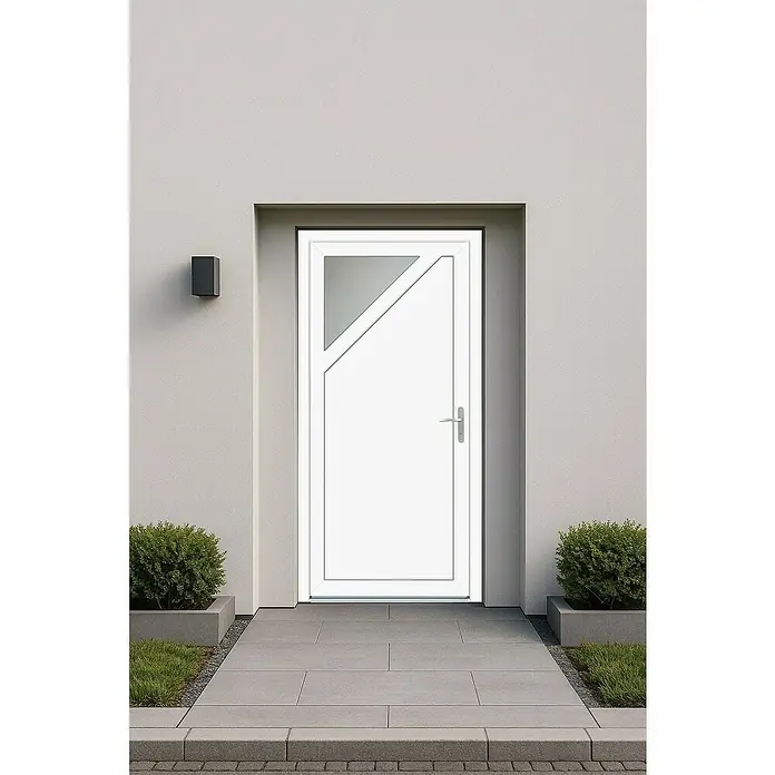 Panto Nebeneingangstür K 509 - 98 x 198 cm, DIN Anschlag: Rechts, Weiß - Moderne Haustür in Weiß mit dreieckigem Fenster im oberen Bereich. Einladender Eingangsbereich mit stilvoller Beleuchtung und Pflastersteinen.