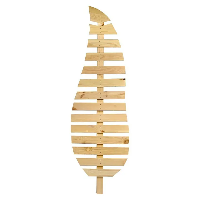 Dobar Rankhilfe Magnolia - 49 x 175 cm, Holz, Naturbelassen - Nahaufnahme eines minimalistischen Weihnachtsbaums aus unbehandeltem Holz, der eine moderne und rustikale Ästhetik für Feiertagsdekorationen bietet.
