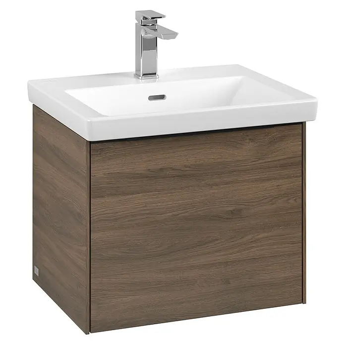 Villeroy & Boch Subway 3.0 Waschbeckenunterschrank - Arizona Oak, Anzahl Schubladen: 1 Stk., Farbe Griff: Volcano Black, B x T x H: 52,3 x 44,8 x 42,9 cm - Ein moderner Waschtisch mit einer eleganten weißen Waschbecken und einem Unterschrank in Holzoptik, ergänzt durch eine Chromarmatur.