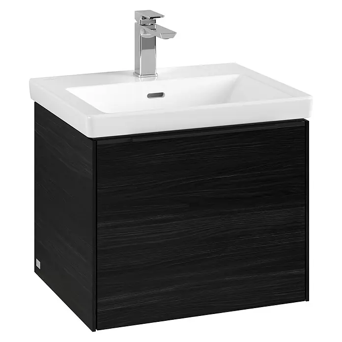 Villeroy & Boch Subway 3.0 Waschbeckenunterschrank - Black Oak, Anzahl Schubladen: 1 Stk., Farbe Griff: Volcano Black, B x T x H: 52,3 x 44,8 x 42,9 cm, Mit Beleuchtung - Das Bild zeigt einen modernen Waschtischunterschrank mit einem schwarzen Holzdekor und einem weißen Aufsatzwaschbecken mit Armatur.