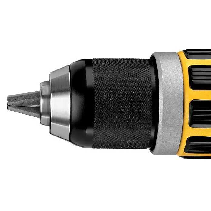 DeWalt XR 18V Taladro atornillador percutor de batería DCD795D2 - 18 V, 2 baterías, 2 Ah, 60 Nm - Primer plano de un portabrocas con punta hexagonal insertada, metal plateado, agarre negro texturizado y cuerpo amarillo y negro.