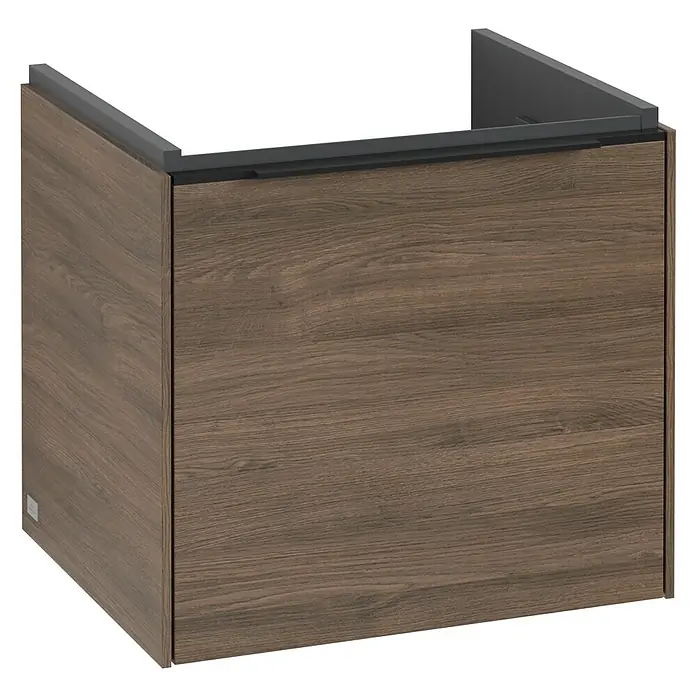 Villeroy & Boch Subway 3.0 Waschbeckenunterschrank - Arizona Oak, Anzahl Schubladen: 1 Stk., Farbe Griff: Volcano Black, B x T x H: 47,3 x 40,8 x 42,9 cm, Mit Beleuchtung - Detailaufnahme eines Waschbeckenunterschranks in dunklem Holzdesign. Der Fokus liegt auf der eleganten Optik und dem modernen Design.