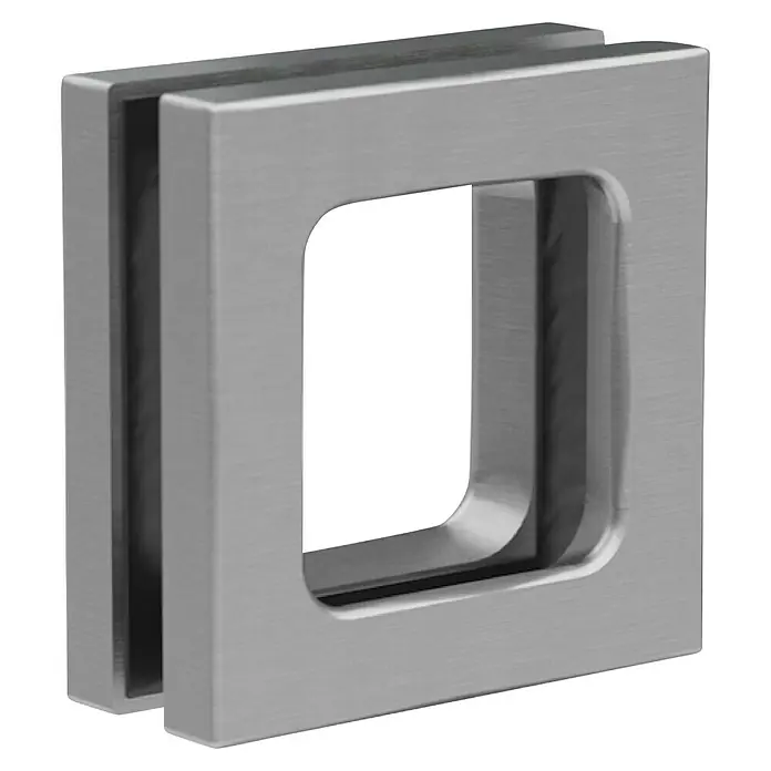 Entravia Griffmuschel - Silber, Eckig - Nahaufnahme eines quadratischen, gebürsteten Metall-Glasbeschlags mit abgerundeten Ecken und einem rechteckigen Ausschnitt.