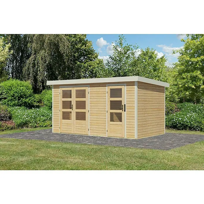 Karibu Gartenhaus Merkur A - Außenmaß inkl. Dachüberstand (B x T): 431,5 x 235 cm, Holz, Naturbelassen/Weiß - Holzgartenhaus mit Doppeltür und Einzeltür. Es steht auf einem gepflasterten Untergrund, umgeben von Rasen und üppigem Grün.