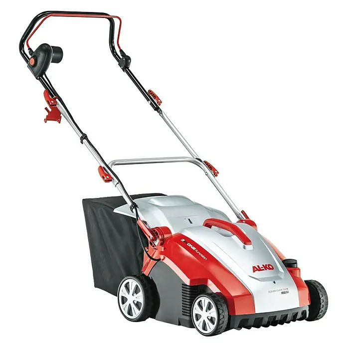 AL-KO Elektro-Vertikutierer-Lüfter Combi Care 36 E Comfort - 1.500 W, Arbeitsbreite: 36 cm - Abbildung eines AL-KO Kombi-Care 36 E Vertikutierers mit einem schwarzen Fangkorb und rot-silbernem Design.