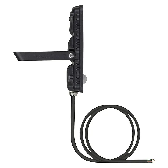 Osram LED-Strahler Floodlight Essential Sensor - 30 W, L x B x H: 18,6 x 12,8 x 3,3 cm, Schwarz, Tageslichtweiß, Mit Sensor - Nahaufnahme einer LED-Flutlichtleuchte mit Kabel und Befestigung, ideal für Außenbereiche und Sicherheitsbeleuchtung.