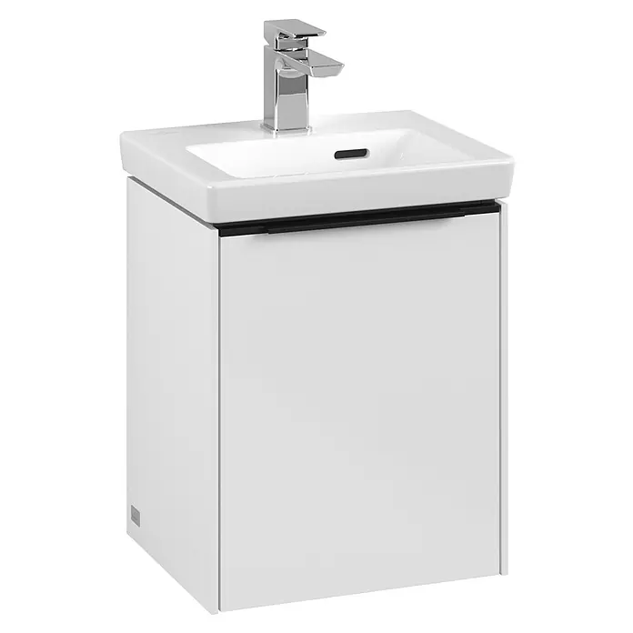 Villeroy & Boch Subway 3.0 Waschbeckenunterschrank - Brilliant White, Anzahl Türen: 1 Stk., Farbe Griff: Volcano Black, B x T x H: 35,1 x 30,9 x 42,9 cm, DIN Anschlag: Links - Das Bild zeigt ein weißes Waschbecken mit Unterschrank und einer glänzenden Armatur. Ideal für ein modernes Badezimmer.