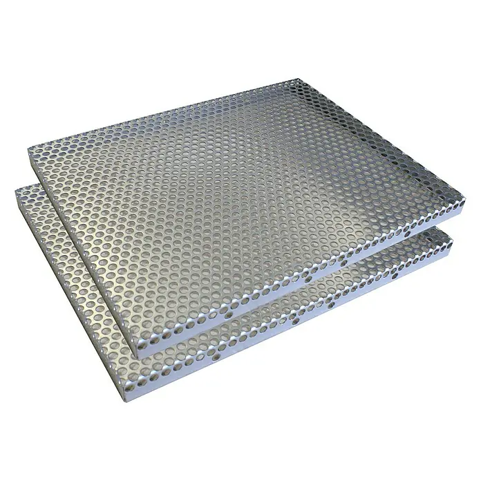Palatino Exclusive Line Einlegeböden Woodpecker - Passend für: Palatino Exclusive Line Brennholzregal Woodpecker, 3 Stk. - Bild von zwei perforierten Metallplatten. Die Platten sind silberfarben und haben ein regelmäßiges Muster aus kleinen Löchern.