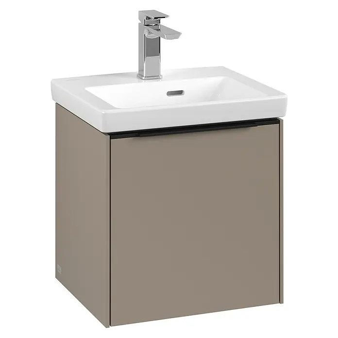 Villeroy & Boch Subway 3.0 Waschbeckenunterschrank - Taupe, Anzahl Türen: 1 Stk., Farbe Griff: Volcano Black, B x T x H: 42,3 x 37,8 x 42,9 cm, DIN Anschlag: Rechts - Eine Nahaufnahme eines modernen Badezimmerwaschtisches mit einem grauen Unterschrank und einem weißen Waschbecken mit Armatur.
