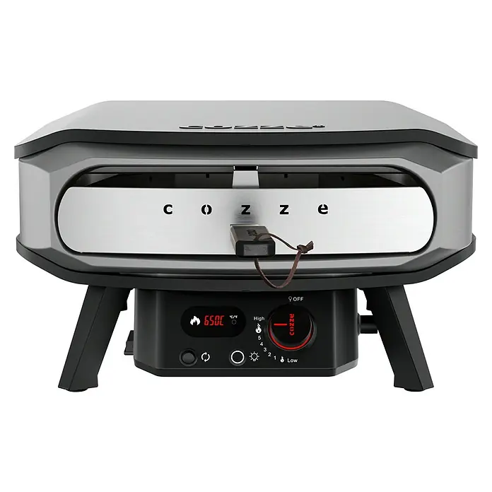 Cozze Pizzaofen Premium 17" - Grillfläche (B x T): 42,5 x 42,5 cm, 8 kW - Nahaufnahme eines Cozze Pizzaofens mit digitaler Temperaturanzeige und Bedienfeld, der modernes Design und Funktionalität vereint.