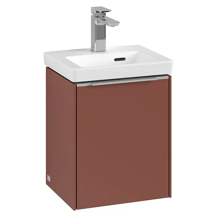 Villeroy & Boch Subway 3.0 Waschbeckenunterschrank - Wine Red, Anzahl Türen: 1 Stk., Farbe Griff: Aluminium glänzend, B x T x H: 35,1 x 30,9 x 42,9 cm, DIN Anschlag: Rechts - Modernes Waschbeckenmöbel in Kastanienbraun mit einer weißen Keramikspüle und einem eleganten Chromhahn. Ideal für stilvolle Badezimmer.