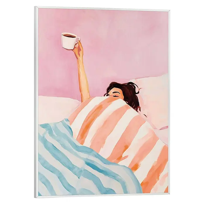 Reinders Bild Slim Frame White - Coffee Please, B x H: 30 x 40 cm - Ein gerahmtes Bild zeigt eine Frau im Bett, die eine Kaffeetasse hält, dargestellt in sanften Rosa- und Blautönen.