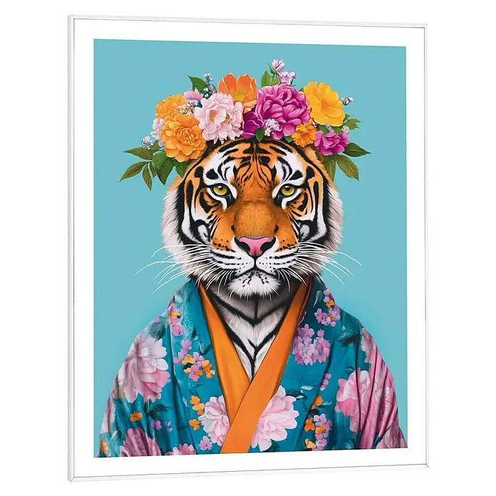 Reinders Bild Slim Frame White - Decorated Tiger, B x H: 40 x 50 cm - Das Kunstwerk zeigt einen Tiger mit Blumenkrone und Kimono vor blauem Hintergrund, ein stilvolles und auffälliges Wandbild.