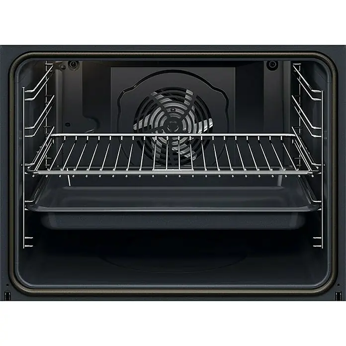 AEG Horno empotrado OU5PB40NSK - Número de tipos de calentamiento: 9 ud., 72 l - Vista interior de un horno negro con rejilla y bandeja para hornear. El horno cuenta con un sistema de convección para una cocción uniforme.