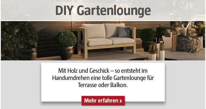 Selbstgemachte Gartenlounge auf der Terrasse mit Titel