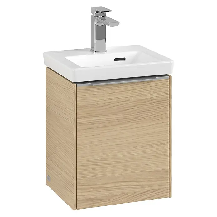 Villeroy & Boch Subway 3.0 Waschbeckenunterschrank - Nordik Oak, Anzahl Türen: 1 Stk., Farbe Griff: Aluminium glänzend, B x T x H: 35,1 x 30,9 x 42,9 cm, DIN Anschlag: Rechts - Moderner Waschtischunterschrank in Holzoptik mit weißem Aufsatzwaschbecken und Armatur. Stilvolles Design für jedes Badezimmer.