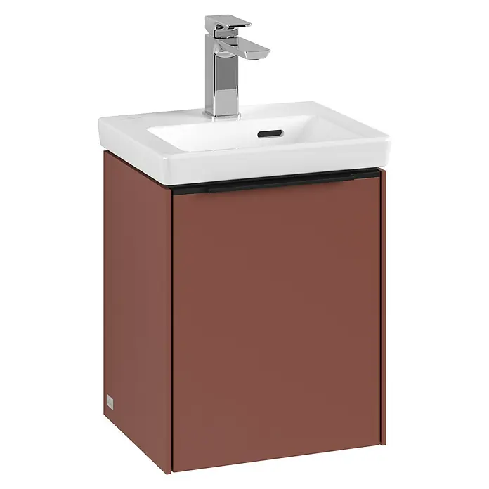 Villeroy & Boch Subway 3.0 Waschbeckenunterschrank - Wine Red, Anzahl Türen: 1 Stk., Farbe Griff: Volcano Black, B x T x H: 35,1 x 30,9 x 42,9 cm, DIN Anschlag: Rechts - Ein moderner Waschbeckenunterschrank in Braun mit weißem Aufsatzwaschbecken und Chromarmatur für stilvolle Badezimmer.