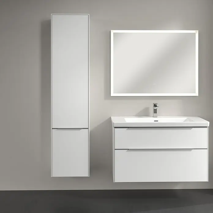 Villeroy & Boch Subway 3.0 Hochschrank - B x T x H: 40 x 36,2 x 171 cm, 2x Tür, Brilliant White, Farbe Griff: Aluminium glänzend, DIN Anschlag: Links - Modernes Badezimmer-Ensemble in Weiß mit Waschtischunterschrank, Spiegelschrank und Hochschrank für stilvolle Badgestaltung.