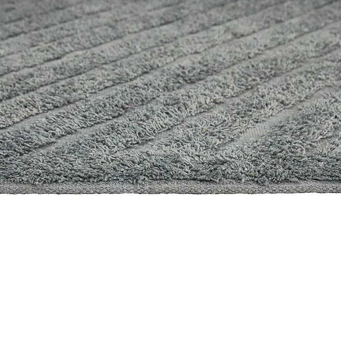 Badteppich Havanna - 50 x 80 cm, Grau, Stripe, 80% Baumwolle, 20% Polyester - Nahaufnahme eines grauen, gestreiften Badteppichs mit weicher Textur. Ideal für Badezimmer und andere Wohnbereiche, die Komfort benötigen.