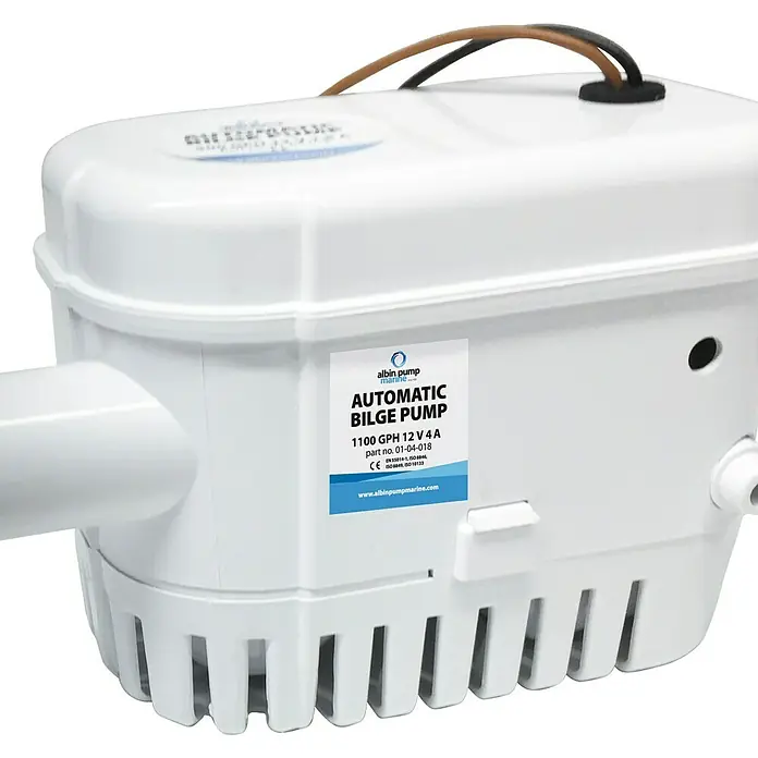 Albin Pump Bilgepumpe 1100 GPH - Max. Fördermenge: 75 l/min, Förderhöhe: 1 m, 12 V - Nahaufnahme einer automatischen Albin Pump Bilgepumpe mit einer Kapazität von 1100 GPH und einer Spannung von 12 V.