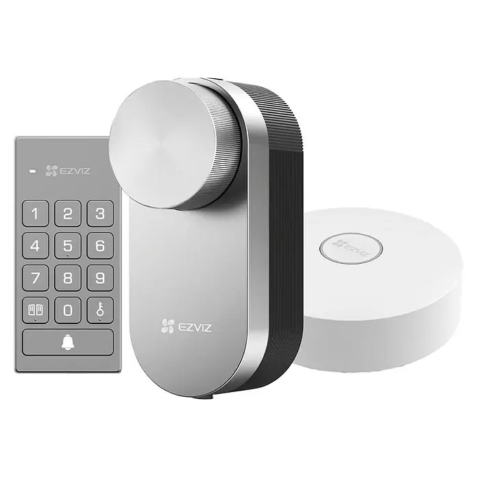 EZVIZ Elektronisches Türschloss-Set DL01 PRO Kit - 3 -tlg., Anzahl Schlüssel: 2 Stk. - Das Bild zeigt eine silberne, moderne EZVIZ Smart Lock mit Tastenfeld und einem runden, weißen Zubehörteil.