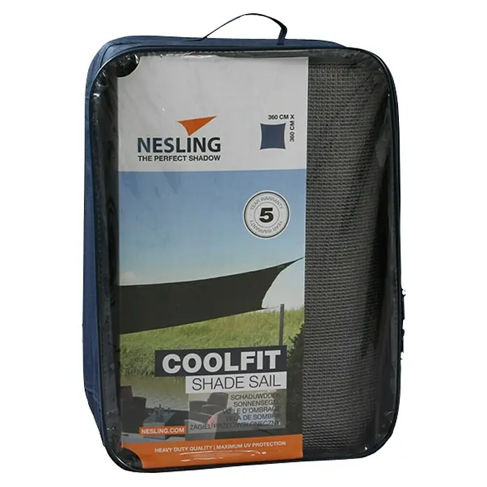 Nesling Sonnensegel Coolfit - L x B: 360 x 360 cm, Grau, Quadratisch - Bild einer Nesling Coolfit Shade Sail, verpackt in einer blauen Tasche, ideal für den Sonnenschutz im Garten oder auf der Terrasse.