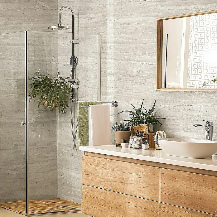Grosfillex Wandpaneel Element 3D - Romano Bianco, 2.600 x 375 x 8 mm - Modernes Badezimmerdesign mit Holzelementen, Waschtisch und stilvollem Spiegel.