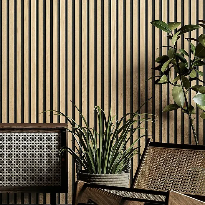 Grosfillex Wandpaneel Element 3D - Linio Ash, 2.600 x 375 x 8 mm - Holzpaneelwand mit Pflanzen und Rattan-Stühlen. Das Design verleiht dem Raum eine natürliche und moderne Note.