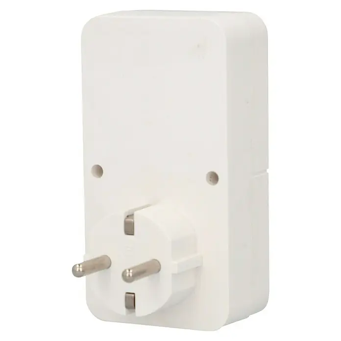 UniTEC Tages-Zeitschaltuhr Greenline Analog - Weiß, 3.680 W - Nahaufnahme eines weißen Smart-Home-Steckers mit Eurostecker. Das Gerät ist kompakt und für die Automatisierung im Haushalt konzipiert.