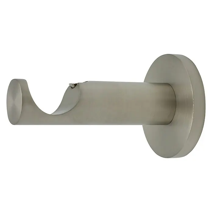 Expo Ambiente Träger Max - Edelstahloptik, Geeignet für: Gardinenstangen Ø 28 mm, 8 cm - Nahaufnahme einer Gardinenstangenhalterung aus gebürstetem Metall, die eine stilvolle und robuste Lösung für Fensterdekoration bietet.