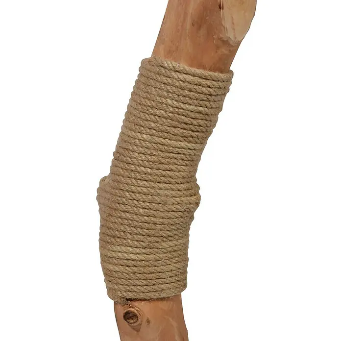 Dobar Kratzbaum Holly - 60 x 40 x 82 cm - Detailansicht eines Kratzbaums aus Holz mit Sisal umwickelt, ideal für die Krallenpflege und Beschäftigung von Katzen.
