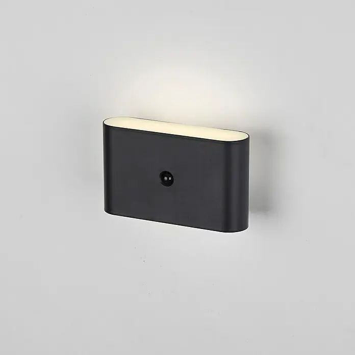 Just Light Akku-Wandleuchte Ziddy - 16 x 6,5 x 9,8 cm, Schwarz, Warmweiß, 3,7 W, IP44 - Wandleuchte in Schwarz mit eingebautem Sensor, die ein warmes, diffuses Licht abgibt und eine moderne Atmosphäre schafft.