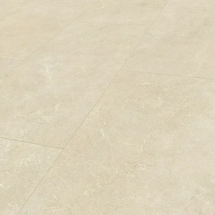 Vinylbodenmuster Rigid Concrete Sahara - 297 x 180 x 3,5 mm, Steinoptik - Beige Bodenfliesen mit einem dezenten Muster, ideal für ein stilvolles und zeitloses Interieur. Die Fliesen sorgen für eine warme und einladende Atmosphäre.
