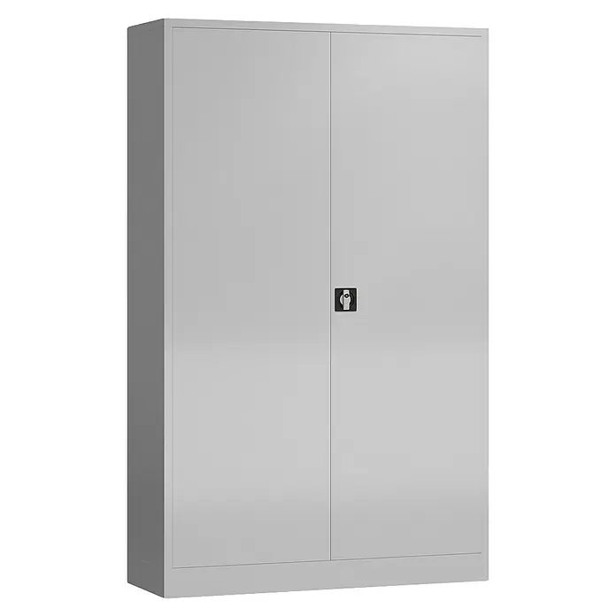 Lüllmann ClassiX Metall-Mehrzweckschrank - H x B x T: 194,5 x 120 x 60 cm, Lichtgrau, Fertig montiert, Anzahl Böden: 4 Stk. - Hier ist ein Bild von einem grauen zweitürigen Metallschrank mit einem Drehgriff in der Mitte. Der Schrank ist schlicht und funktional gestaltet.