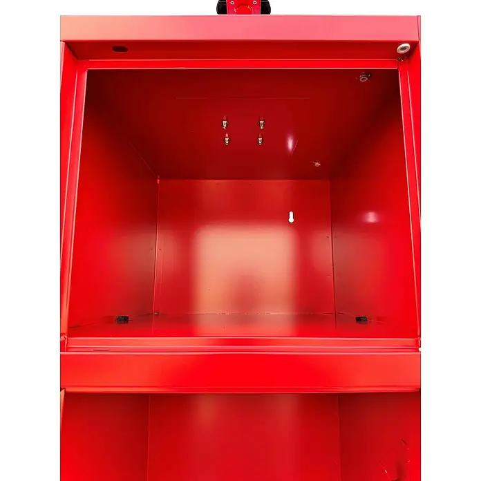 Lüllmann Feuerwehrschrank - H x B x T: 180 x 60 x 50 cm, Feuerrot, Fertig montiert, Anzahl Fächer: 2 Stk. - Innenansicht eines leuchtend roten Metallschranks mit Befestigungspunkten, die die robuste und funktionale Bauweise betonen.