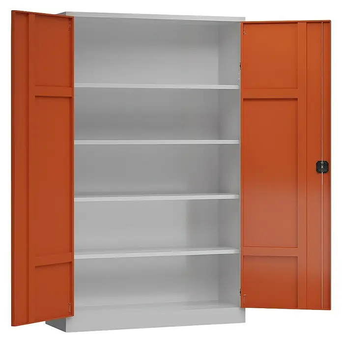 Lüllmann ClassiX Metall-Mehrzweckschrank - H x B x T: 194,5 x 120 x 42 cm, Lichtgrau/Feuerrot, Fertig montiert, Anzahl Böden: 4 Stk. - Abbildung eines offenen Aktenschranks mit orangefarbenen Türen und weißen Regalen. Der Schrank bietet viel Stauraum.