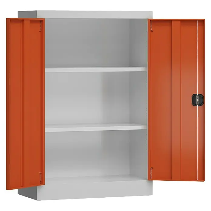 Lüllmann ClassiX Metall-Mehrzweckschrank - H x B x T: 120 x 80 x 38 cm, Lichtgrau/Feuerrot, Fertig montiert, Anzahl Böden: 2 Stk. - Ein Schrank mit offenen orangefarbenen Türen und zwei weißen Regalen im Inneren, ideal für die Aufbewahrung von Gegenständen.