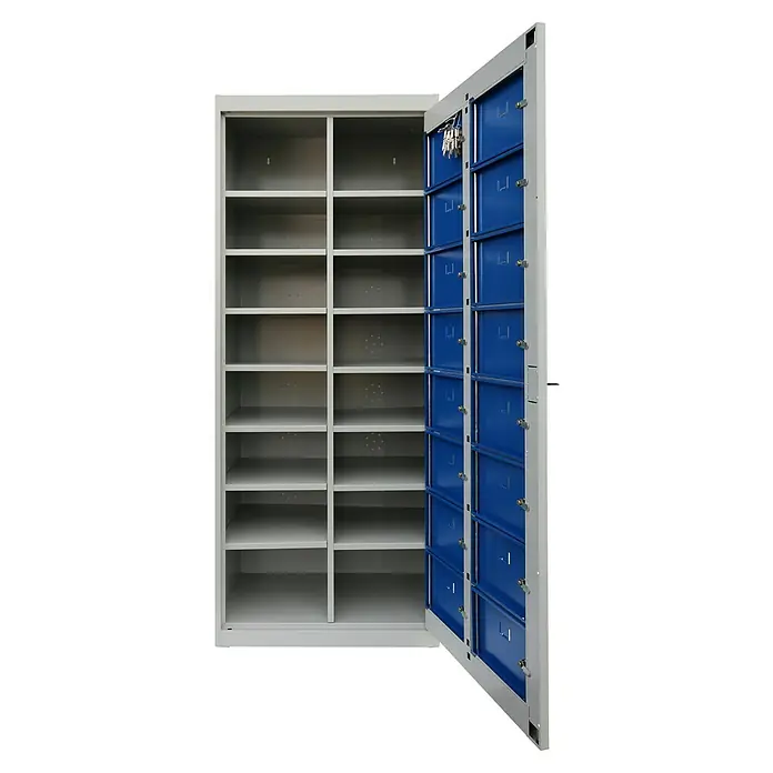 Lüllmann Fächerschrank - H x B x T: 180 x 74 x 50 cm, Lichtgrau/Enzianblau, Fertig montiert, Anzahl Fächer: 16 Stk. - Offener grauer Metallschrank mit zahlreichen Regalen und blauen Türen mit Schlüsseln.