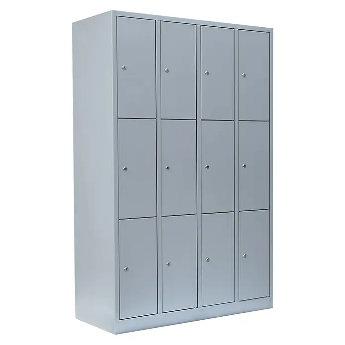 Lüllmann Schließfachschrank - H x B x T: 180 x 117 x 50 cm, Lichtgrau, Fertig montiert, Anzahl Fächer: 12 Stk. - Ein grauer Spindschrank mit zwölf abschließbaren Fächern in einer dreispaltigen Anordnung. Ideal für die Aufbewahrung in Schulen und Büros.