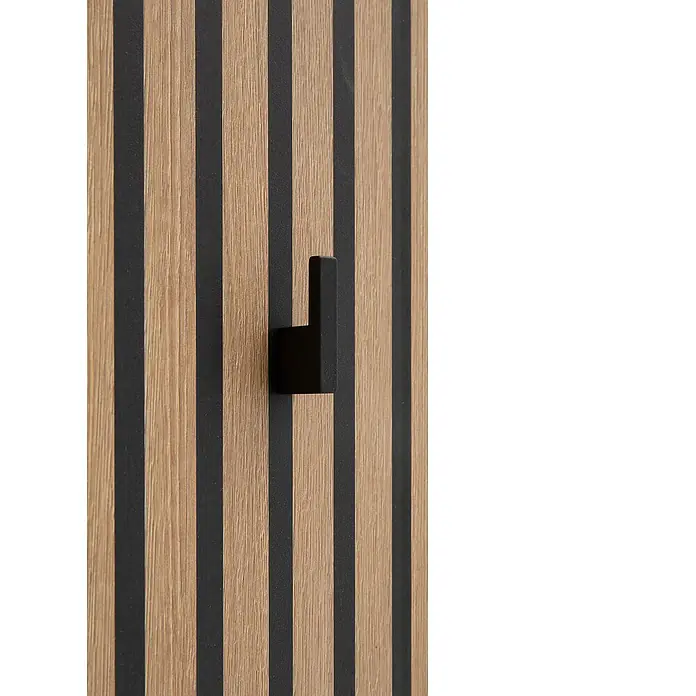 Schildmeyer Ryker Garderobenpaneel - L x B x H: 2,6 x 30 x 110,6 cm, Braun - Nahaufnahme eines modernen schwarzen Wandhakens an einer Wand mit Holz- und schwarzen Paneelen.