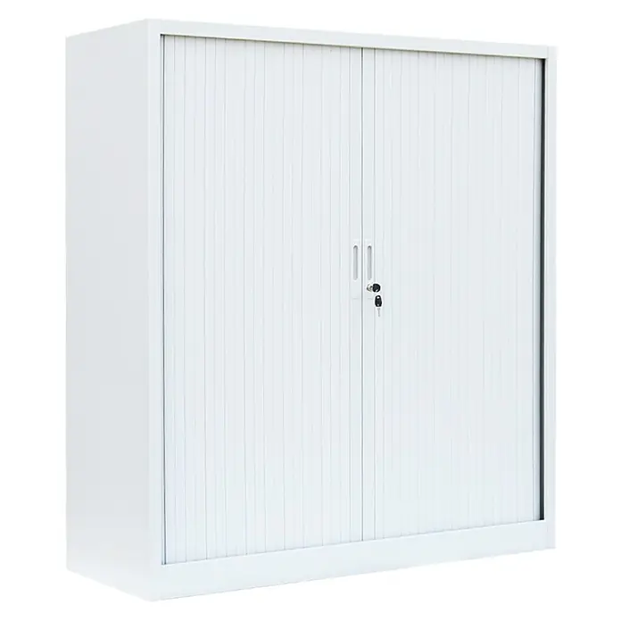 Lüllmann Rollladenschrank - H x B x T: 135 x 120 x 45,7 cm, Signalweiß, Fertig montiert, Anzahl Böden: 2 Stk. - Ein weißer Rolladenschrank mit zwei Türen, Griffen und einem Schloss. Praktische Aufbewahrungslösung für Büro oder Zuhause.